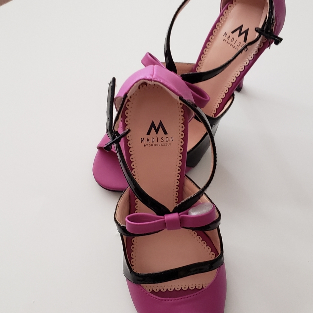 Sandals - Picture 2 of 4